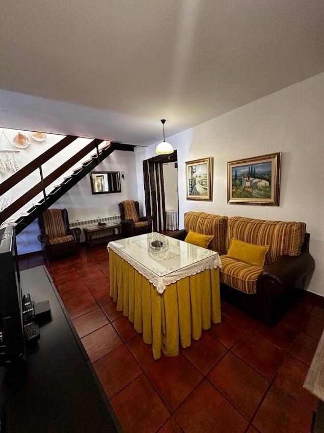 Espaciosa Y Elegante Casa Rural En Los Marines Eksteriør bilde